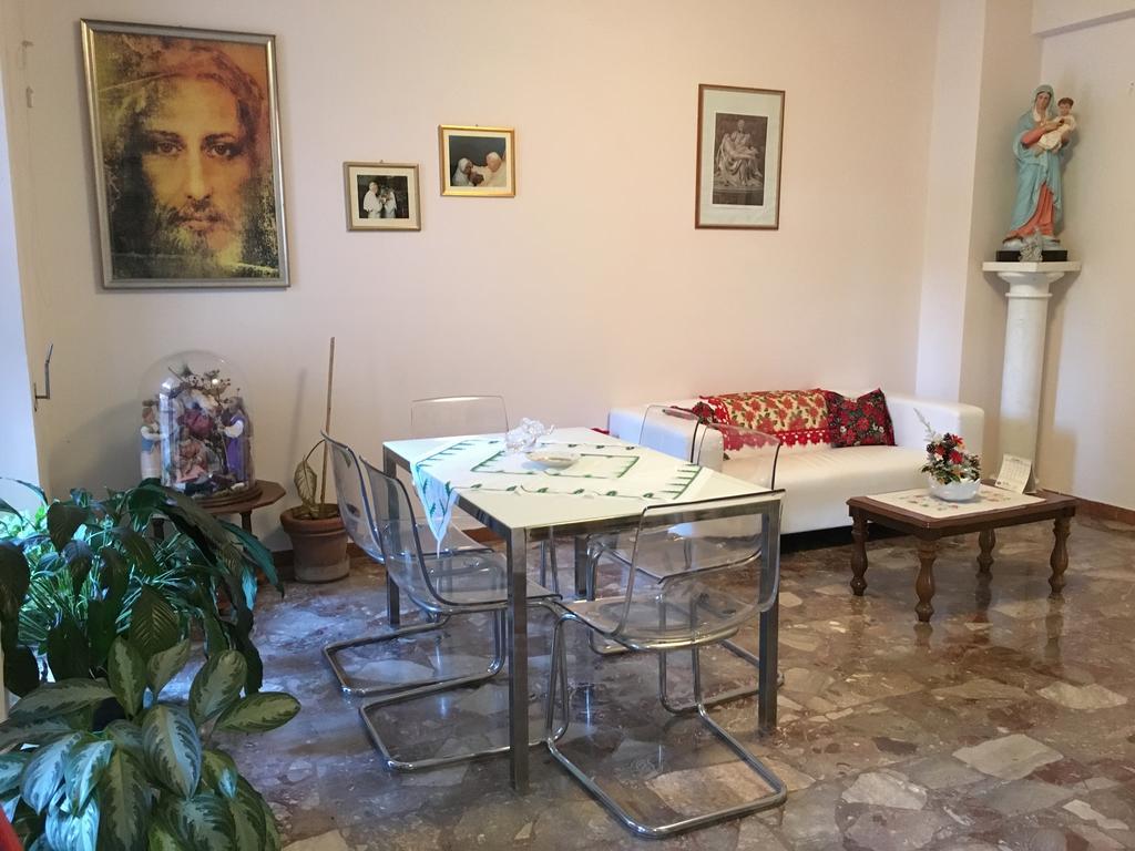 卡萨诺斯特拉希纽拉酒店 Isola Farnese 外观 照片
